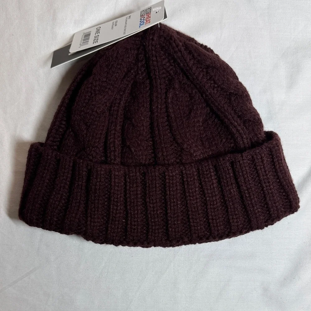32 Degrees Burgundy Knit Beanie